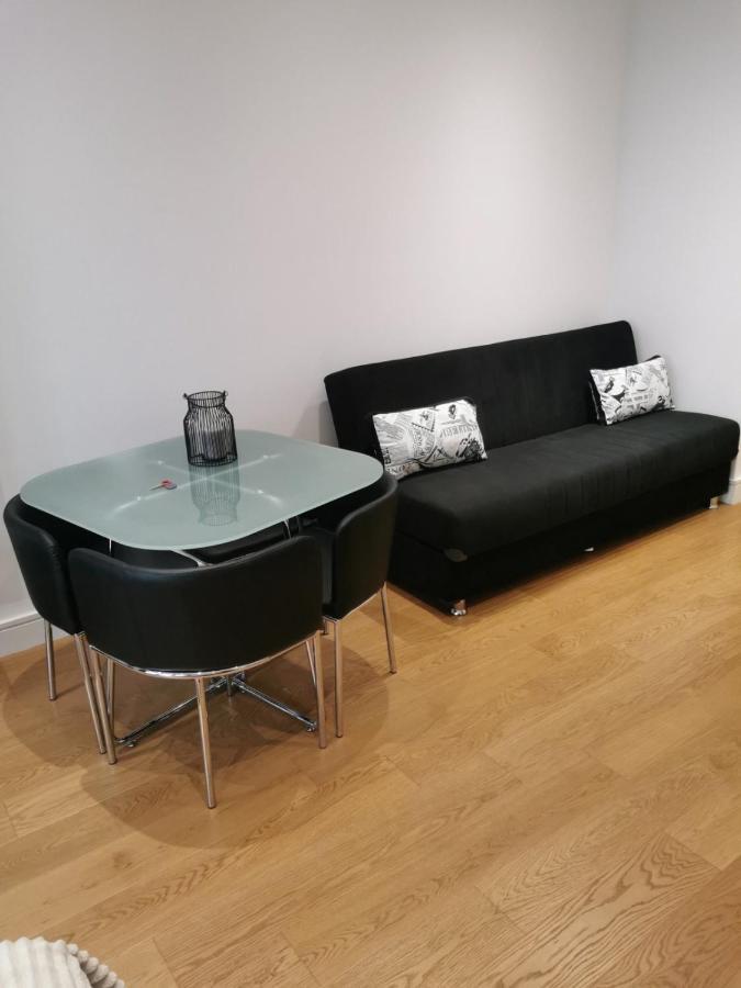 Natalie'S Condo Белград Екстериор снимка